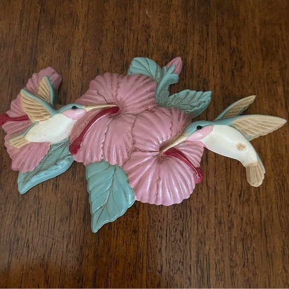 Vintage Burwood Plastic USA Made Hummingbird Set of Two Hanging Wall Decor - Picture 2 of 13